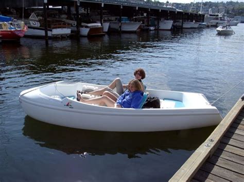 Paddle Boat: Paddle Boat Electric Motor