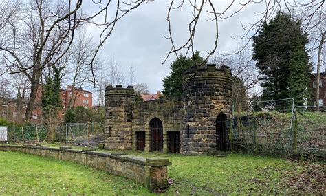 Headingley bear pit - the only remnant of Leeds' exotic Victorian zoo ...