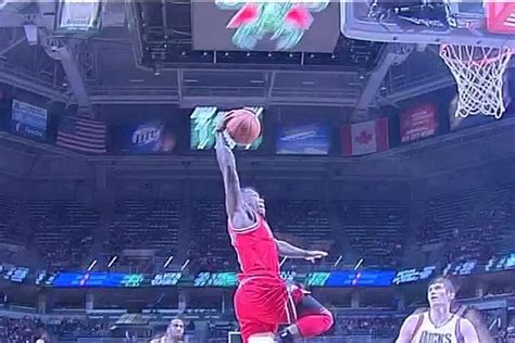 Nate Robinson throws down his first dunk this season - SBNation.com