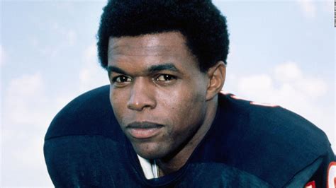 Gale Sayers, NFL legend, dies at 77 - CNN