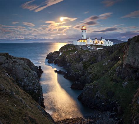 Fanad Head lighthouse on the North Donegal Coast in Ireland | Lighthouses photography, Beautiful ...