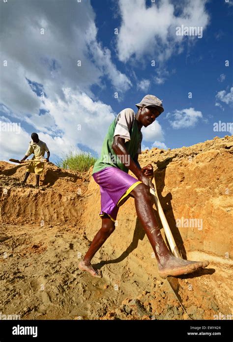 diamond mining in Kono, Sierra Leone Stock Photo - Alamy