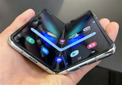 Samsung's Folding Phone Hits The US | 77 WABC