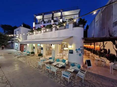 11 Best Restaurants in Capri, Italy - Italy We Love You