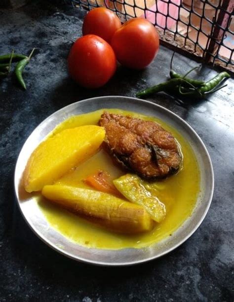 Rui Macher Jhol Recipe | A Simple, Not Spicy, Flavorful Rohu Fish Curry