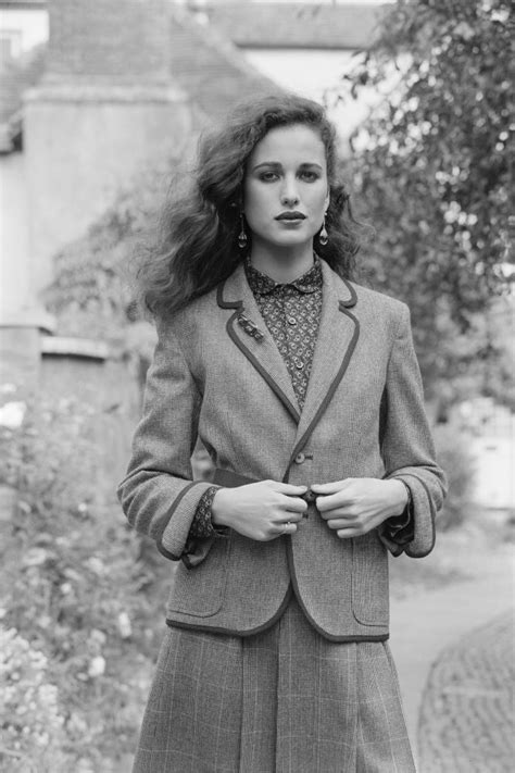 Andie MacDowell - 1979 modeling shoot : r/OldSchoolCool