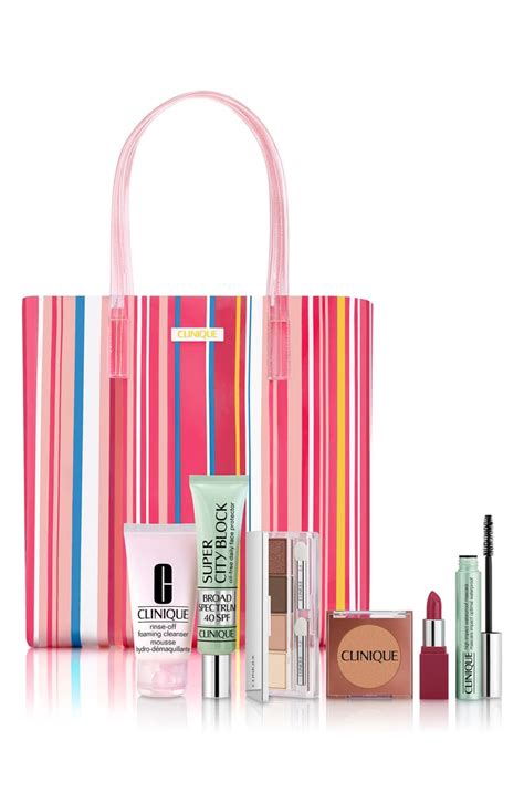 Macys : Clinique Free Gift ($70 value) With $27