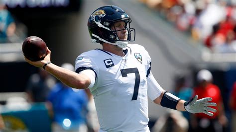 Nick Foles injury: Jaguars QB suffers broken clavicle, out indefinitely