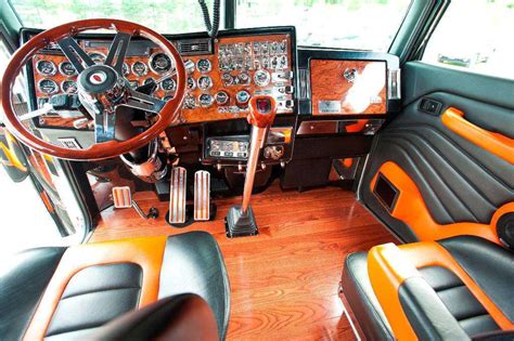 Custom Peterbilt 379 Interior