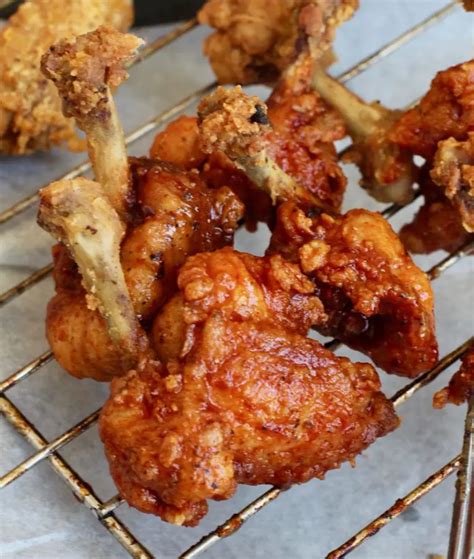 Crispy Chicken Lollipop Wings in Honey Sriracha - Soul&Streusel