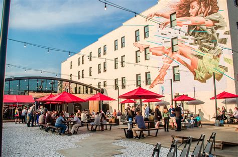 Warm Weather Outdoor Dining | Downtown Roanoke