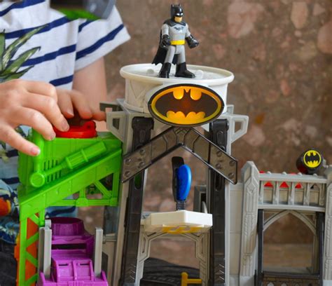 Fisher-Price Imaginext Super-Flight Gotham City | Batman Playset - A Review | North East Family Fun