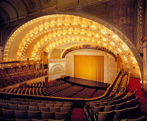 Unique Chicago Theatre Venues | Choose Chicago