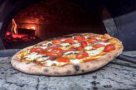 Athens pizza: best pizzerias in the city — The Executive Thrillseeker