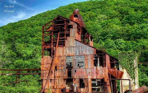 Pin by Janet Wilkens on Coal mining | Abandoned houses, West virginia ...