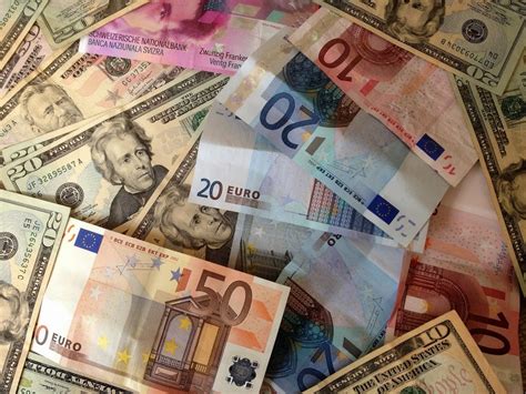 Euro Exchange Rate US Dollar Currencies chaque billets devises ...