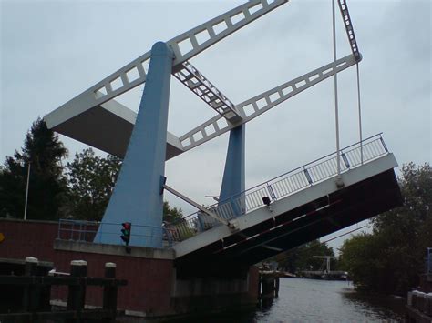 A typical bascule bridge. | HIVE