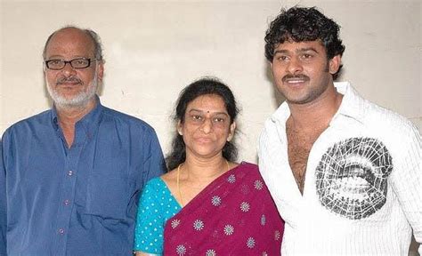 Prabhas Height, Weight, Age, Affairs, Biography & More - StarsUnfolded