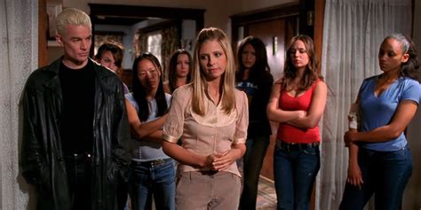 Buffy the Vampire Slayer: Buffy's Slow Transformation Over The Years (In Pictures)