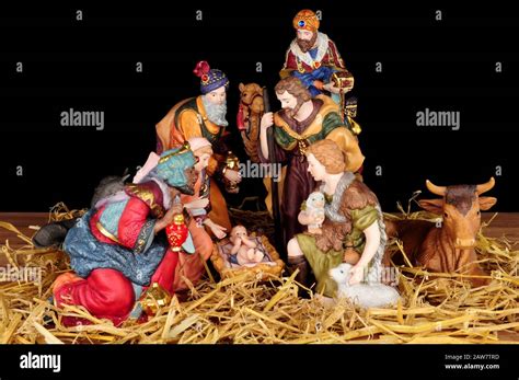 Traditional Christmas nativity scene with Mary and Joseph and baby Jesus Stock Photo - Alamy