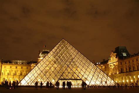 AD Classics: Le Grand Louvre / I.M. Pei | ArchDaily