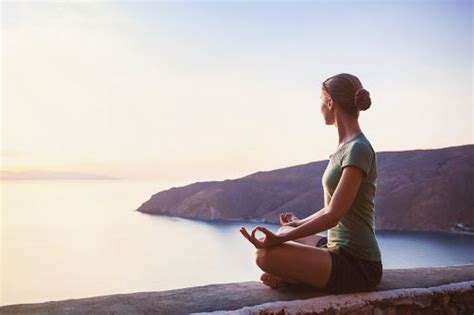 5 reasons outdoor yoga benefits the body and mind