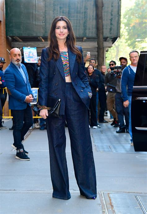 Anne Hathaway: Ihr Modemarathon in New York zur Premiere von ...