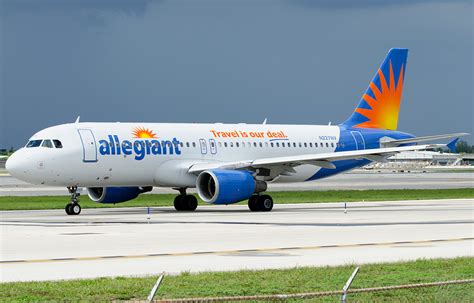 Airbus A320-200 Allegiant Air. Photos and description of the plane