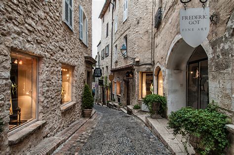 St. Paul de Vence – Art Galleries on Rue de Grande – Villa Soleil