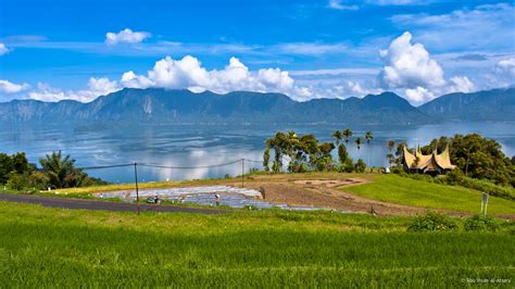 Pemandangan Danau Maninjau Sumatera Barat dari Kelok 44 | Flickr