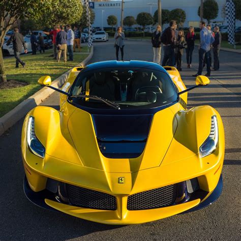 Ferrari LaFerrari in Giallo-Modena Yellow [2400 x 2400] - http://amzn.to/1bxGVMr | Carros de ...