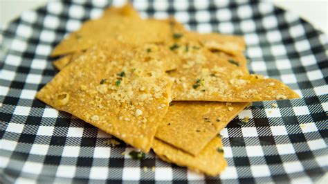 Siri's crispy and cheesy Parmesan and garlic lavash flatbreads are easy ...