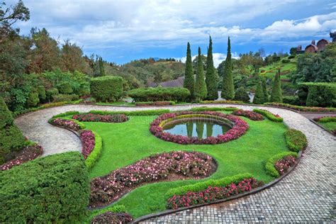 The Landscaping in the Park. Stock Image - Image of fresh, parks: 83174561