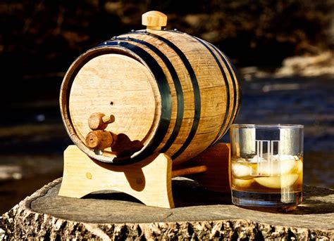 Age Your Own Whisky: The Bluegrass Barrels 2 Litre Mini Oak Barrel