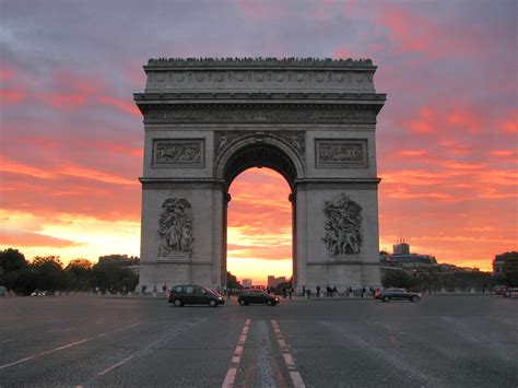 Arc de Triomphe at Sunset | The Arc de Triomphe is a monumen… | Flickr