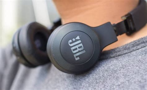 The 10 Best JBL Headphones in 2024 - Bass Head Speakers