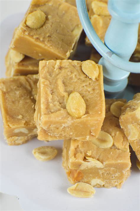 Easy Peanut Butter Fudge Recipe - RecipeChatter