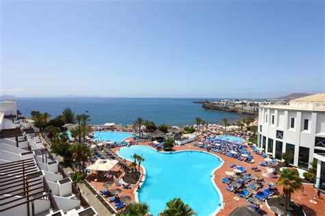 Sandos Papagayo Beach Resort in Playa Blanca, Lanzarote | loveholidays