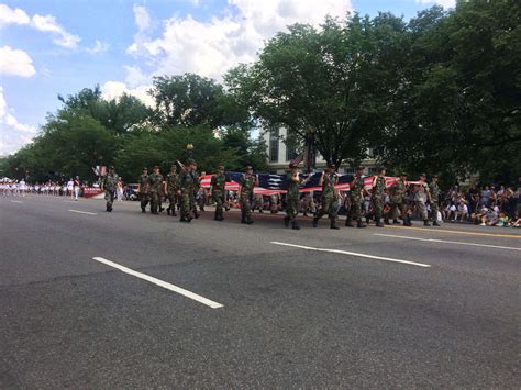 Sacrifices remembered at National Memorial Day Parade - WTOP News