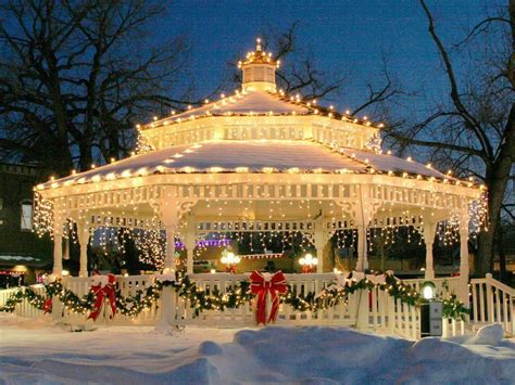 Christmas Gazebo so pretty! | Christmas scenes, Outdoor christmas ...