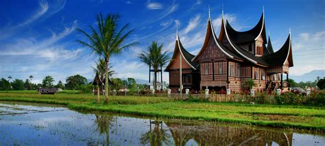 Sumatra Travel Guide - What to do in Sumatra - Tourist Journey