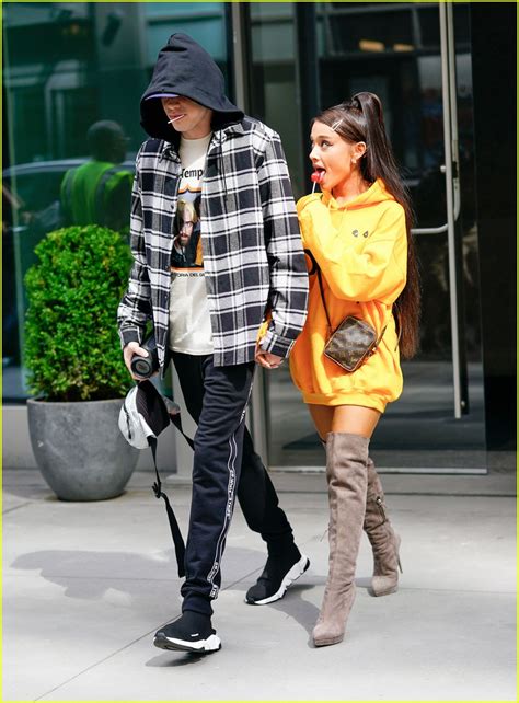 Ariana Grande & Pete Davidson Reportedly Split & Call Off Engagement: Photo 4164648 | Ariana ...