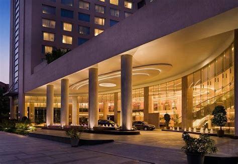 Porte Cochère | Hotel canopy, Backyard canopy, Canopy architecture