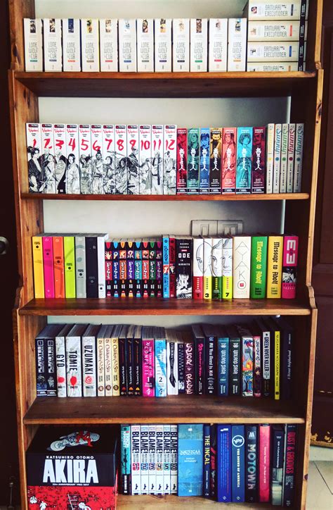 Updated graphic novel collection : r/bookshelf