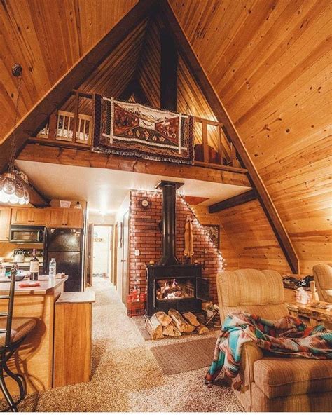 Cozy log cabin interior - qustnp