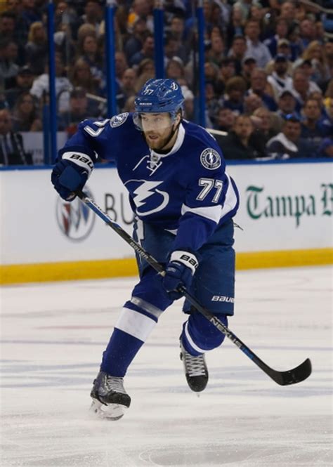 Tampa Bay Lightning Re-Sign Victor Hedman