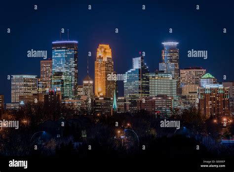 Night Time Minneapolis Skyline Stock Photo - Alamy