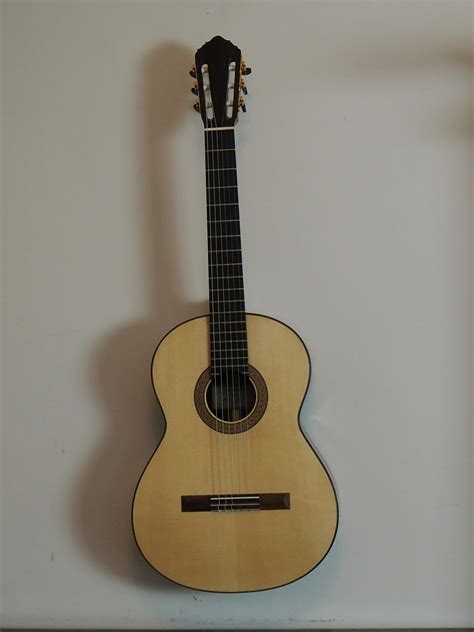 Dan Kellaway ‘fan-braced-traditional’ – Australia – Classical concert guitar