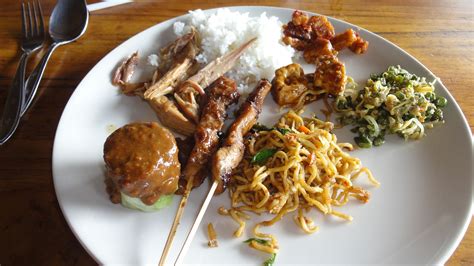 Indonesian food Bali | Asian recipes, Food, Indonesian food