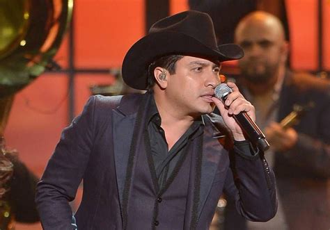 Julion Álvarez anuncia lanzamiento de su nuevo álbum